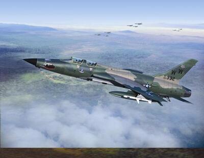 01618 F-105G Thunderchief Trumpeter 1:72